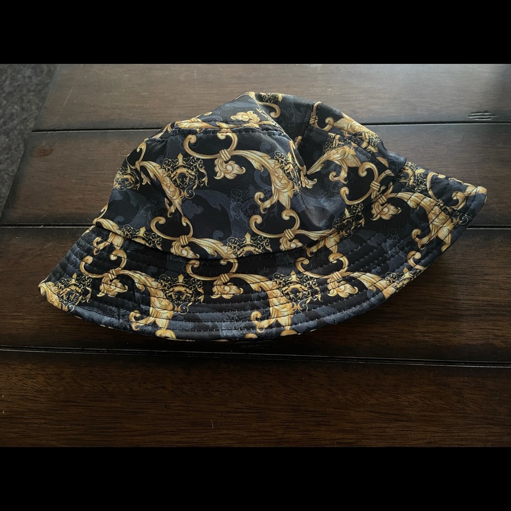 Bucket hat